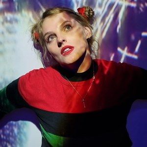 Meet your Posher, Ella